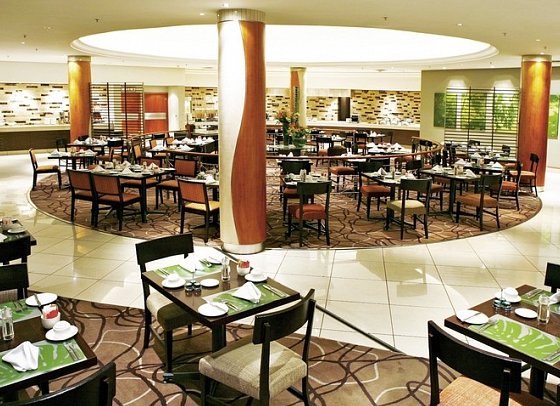Southern Sun Waterfront - Restaurant