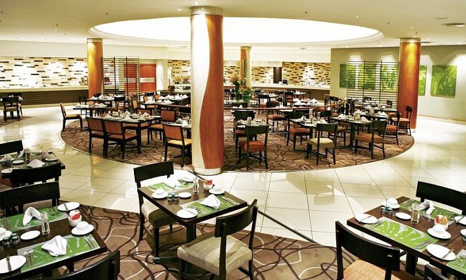 Southern Sun Waterfront - Restaurant