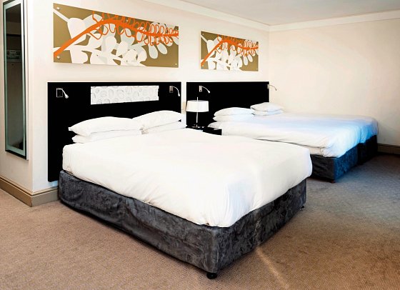 Onomo Hotel Inn On The Square - Wohnbeispiel Standard Family Room (Zimmercodierung FB1)