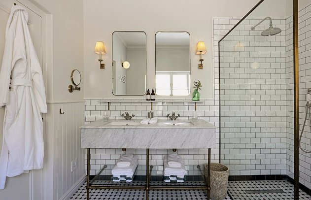 Spier Hotel - Beispiel Bad (Zimmercodierungen UU1, UUG, WU1 & W2G)