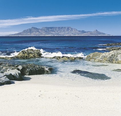 Gartenroute zum Verweilen (Kapstadt - Gqeberha (Port Elizabeth)) - Bloubergstrand mit Tafelberg