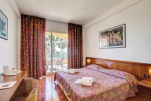 Antares Olimpo & Le Terrazze - Wohnbeispiel Doppelzimmer Meerblick Le Terrazze (Zimmercodierung D1M)