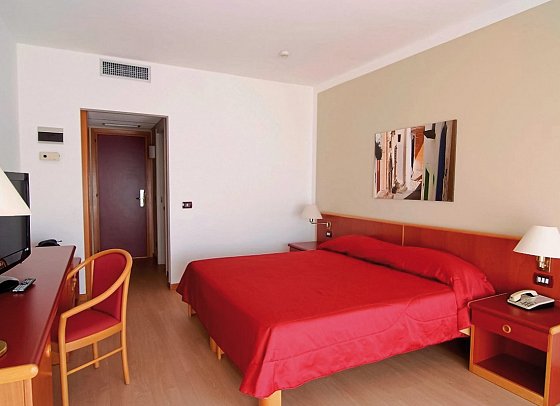 Hotel & Resort Torre Normanna - Wohnbeispiel Doppelzimmer (Zimmercodierungen DB1 & DE1)