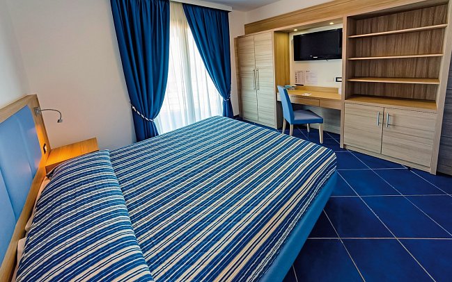 Astro Suite Hotel - Wohnbeispiel Suite (Zimmercodierung WB1)