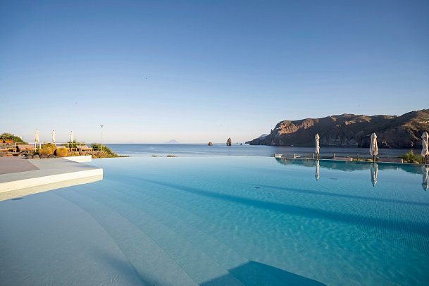 Therasia Resort Sea & Spa