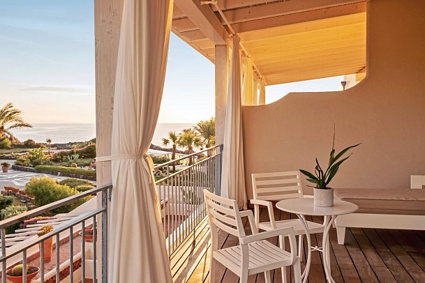 Therasia Resort Sea & Spa - Premier