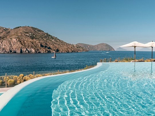 Therasia Resort Sea & Spa