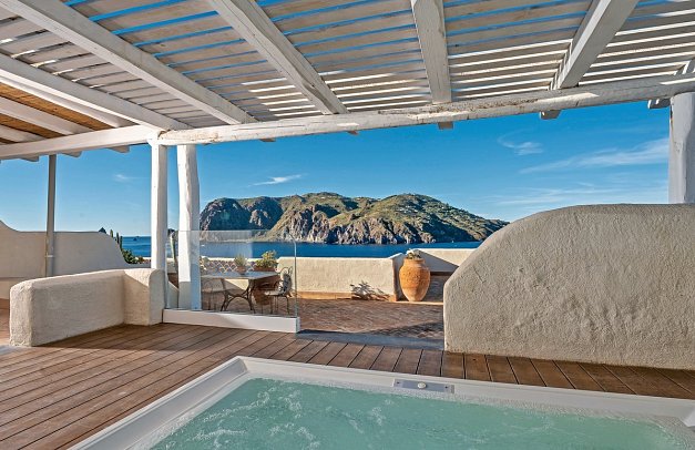 Therasia Resort Sea & Spa