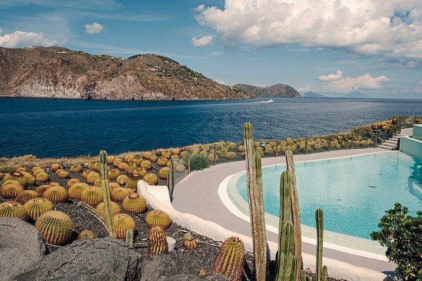 Therasia Resort Sea & Spa