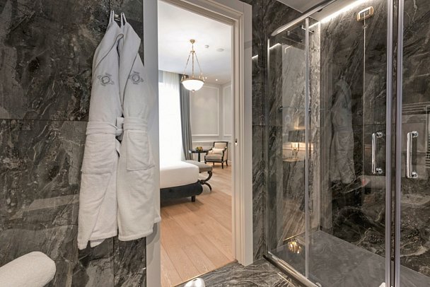 Grand Hotel et Des Palmes - Wohnbeispiel Doppelzimmer Deluxe (Zimmercodierung DD1)