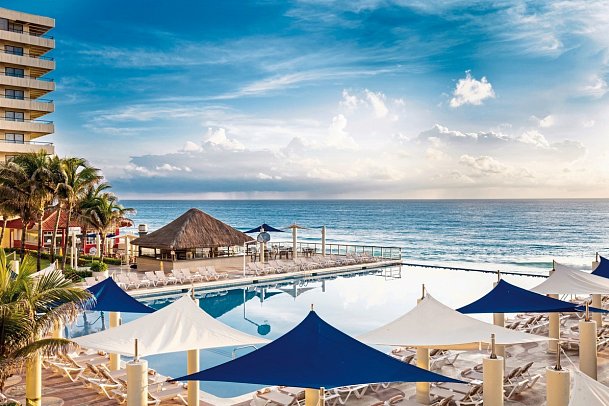 Crown Paradise Club Cancun
