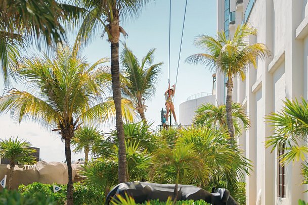 Seadust Cancun Family Resort