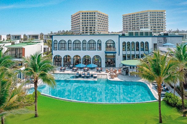 Wyndham Hoi An Royal Beachfront Resort