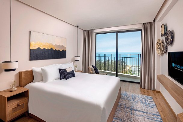 Wyndham Hoi An Royal Beachfront Resort - Wohnbeispiel Superior Ocean View (Zimmercodierung SBM)