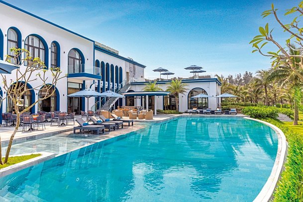 Wyndham Hoi An Royal Beachfront Resort