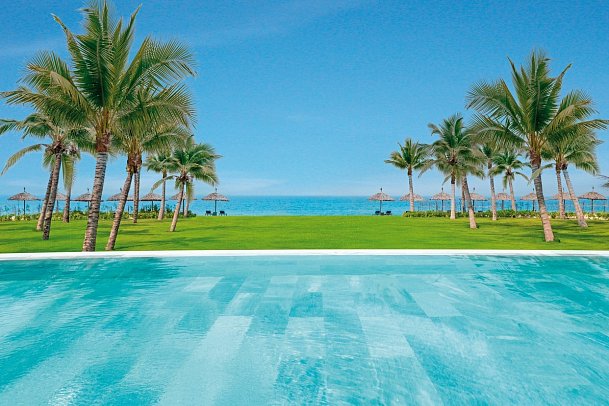 Wyndham Hoi An Royal Beachfront Resort