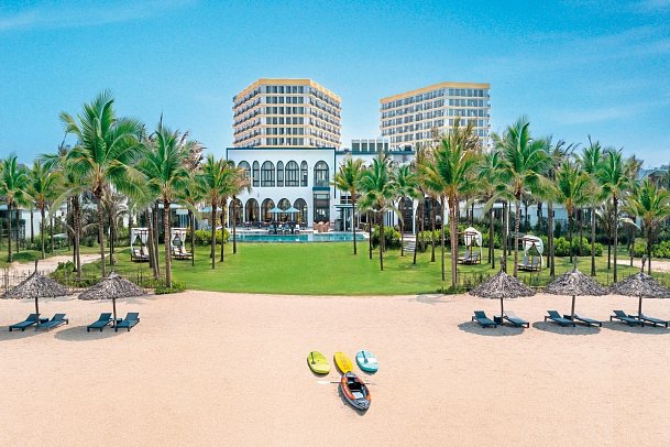 Wyndham Hoi An Royal Beachfront Resort