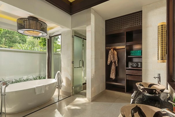 Banyan Tree Lang Co