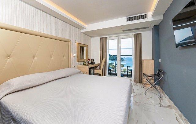 Grand Hotel Park - Wohnbeispiel Doppelzimmer Meerseite (Zimmercodierungen DBC & DCC)