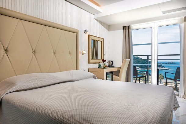 Grand Hotel Park - Wohnbeispiel Doppelzimmer Meerseite (Zimmercodierungen DBC & DCC)