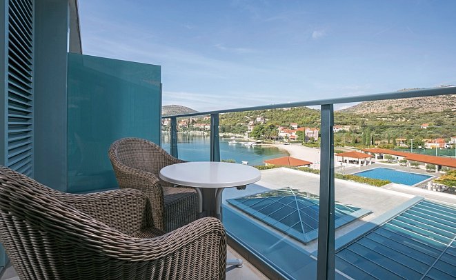 Admiral Grand - Wohnbeispiel Doppelzimmer Balkon Meerseite (Zimmercodierungen DBC & DCC)