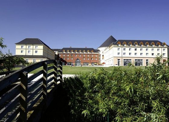 Grand Magic Hotel