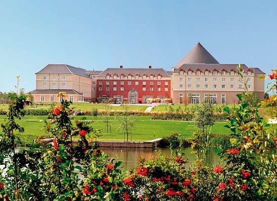 Grand Magic Hotel