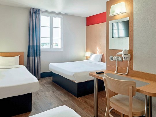 B&B HOTEL près de Disneyland® Paris - Wohnbeispiel Vierbettzimmer (Zimmercodierung RB1)