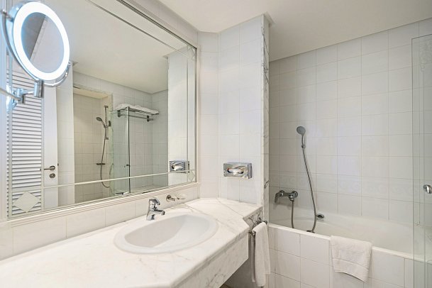 Radisson Blu Palace Resort & Thalasso - Wohnbeispiel Bad (Zimmercodierungen DB1, DC1 & DX1)