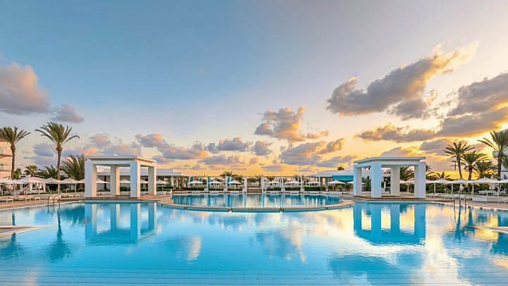 Radisson Blu Palace Resort & Thalasso