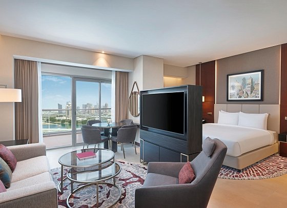 Hilton Doha The Pearl Hotel - King Studio with Balcony (Zimmercodierung SG1)