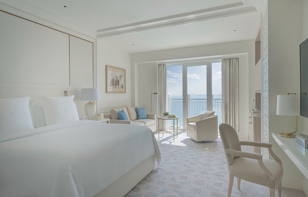 Four Seasons Hotel Doha - Premier Sea View Room