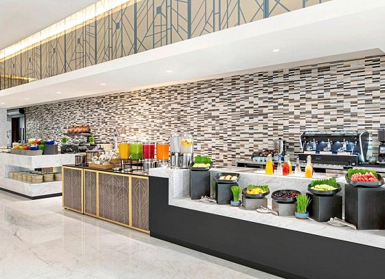 Wyndham Grand Doha Westbay Beach