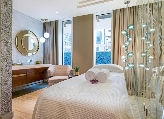 Wyndham Grand Doha Westbay Beach