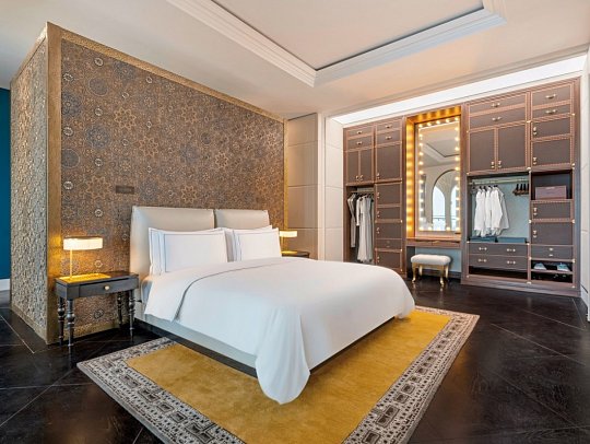 Raffles Doha - Crescent Signature Suite