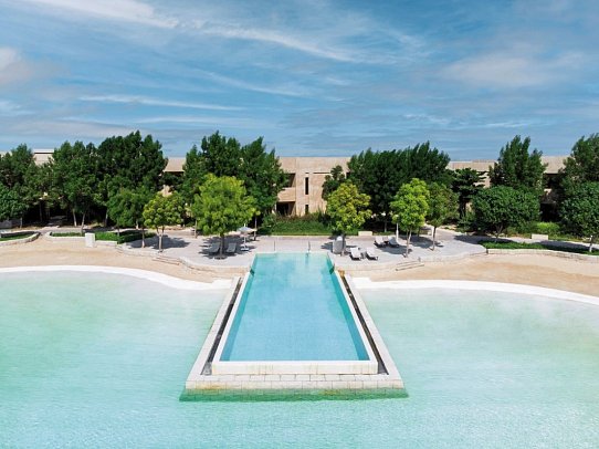 Zulal Wellness Resort by Chiva-Som - Discovery Infinity Pool