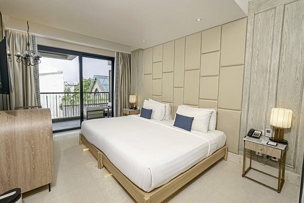 Jambuluwuk Oceano Seminyak - Wohnbeispiel Deluxe Balcony (Zimmercodierung UD2)