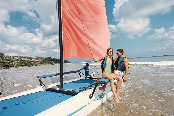 Four Seasons Resort Bali at Jimbaran Bay - Katamaran Sailing