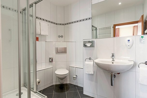 Andante Hotel Dresden - Beispiel Bad Doppelzimmer Standard (Zimmercodierung DB1)