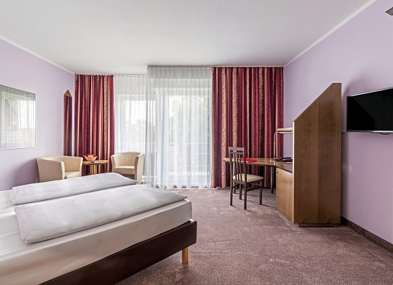 Andante Hotel Dresden - Wohnbeispiel Standard Doppelzimmer Balkon (Zimmercodierungen DB2 & DP4)