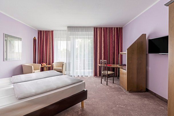 Andante Hotel Dresden - Wohnbeispiel Standard Doppelzimmer Balkon (Zimmercodierungen DB2 & DP4)