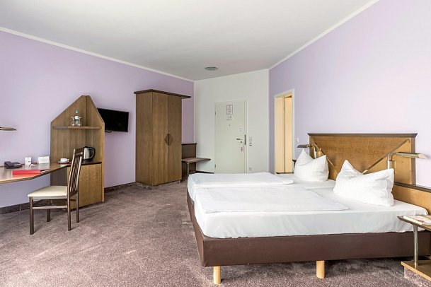 Andante Hotel Dresden - Wohnbeispiel Standard Doppelzimmer Balkon (Zimmercodierungen DB2 & DP4)