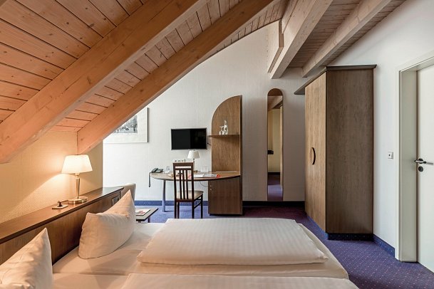 Andante Hotel Dresden - Wohnbeispiel Standard Doppelzimmer Balkon (Zimmercodierungen DB2 & DP4)