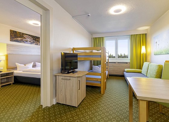 Hotel Am Bühl - Wohnbeispiel Familienzimmer (Zimmercodierungen FB1 & FP2)