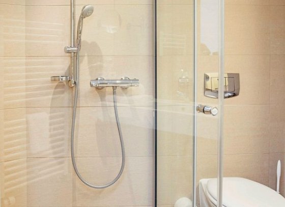 Kulturhotel Fürst Pückler Park - Beispiel Bad Doppelzimmer (Zimmercodierungen DB1, EB1, DX2 & DX3)