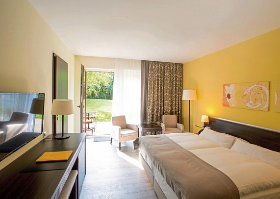 HEIDE SPA Hotel & Resort - Wohnbeispiel Doppelzimmer Balkon oder Terrasse (Zimmercodierung DB2)