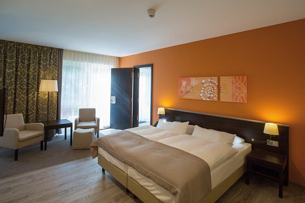 HEIDE SPA Hotel & Resort - Wohnbeispiel Juniorsuite (Zimmercodierung JB1)