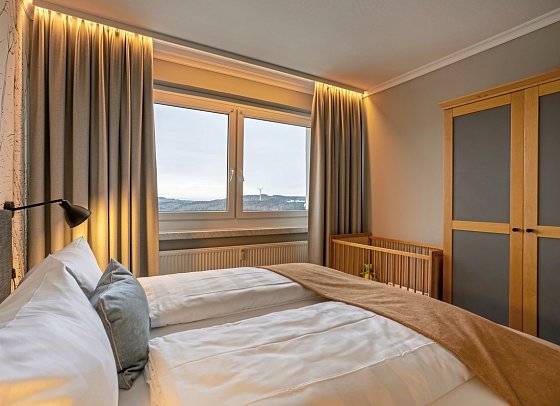 Elldus Resort - Familotel Erzgebirge - Wohnbeispiel Familien-Suite Premium (Zimmercodierung OM1)
