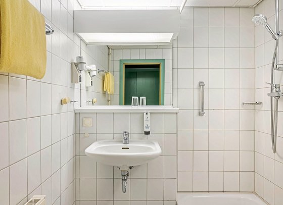 IFA Schöneck Hotel & Ferienpark - Beispiel Bad Doppelzimmer Comfort (Zimmercodierungen DB1 & DC1)