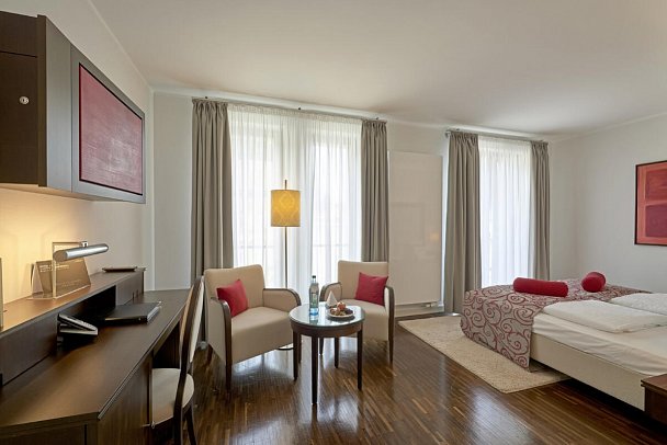 Hotel Elbresidenz an der Therme Bad Schandau - Wohnbeispiel Doppelzimmer Superior Elbseitig (Zimmercodierung DB3)
